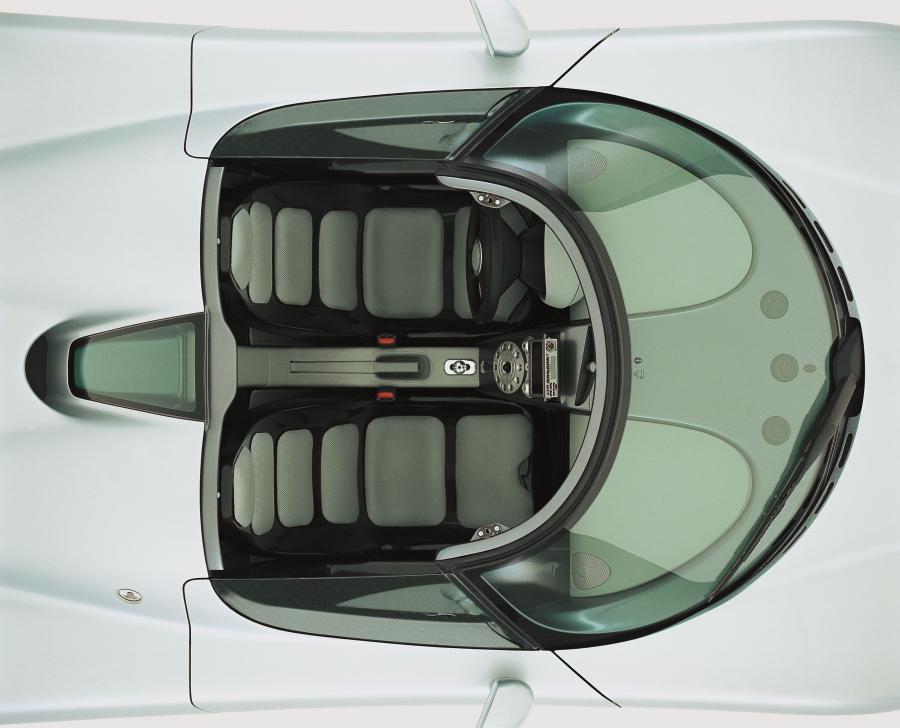 Интерьер Koenigsegg CC Concept (7XX1) 2000 года  (фото 12 из 16)